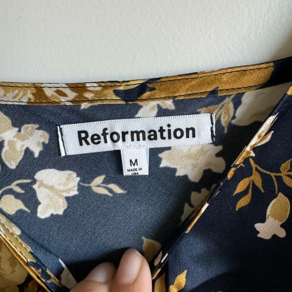 Reformation Parma Dress - Picture 4 of 7